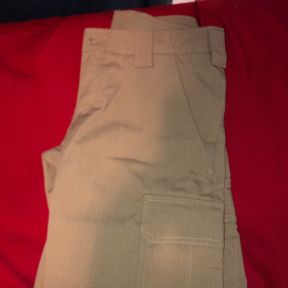 Under Armour Women’s Cargo pants